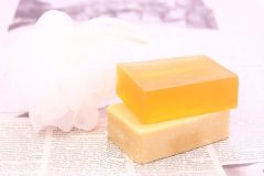 ピーリング石鹸　皮膚科　ニキビ　市販薬　コスメ