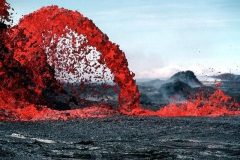 ニキビ　血　噴火